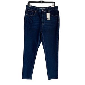HIGH WAISTED MOM JEANS